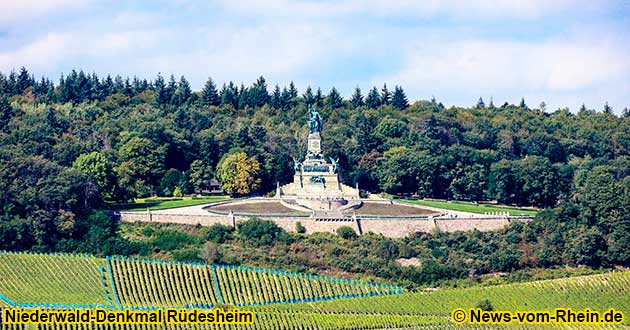 Das Niederwald-Denkmal mit dem Germania-Standbild ist das bekannteste Wahrzeichen von Rüdesheim und Assmannshausen